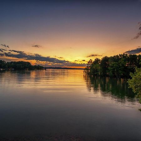 Lake Norman Hideaway Mooresville Exterior photo